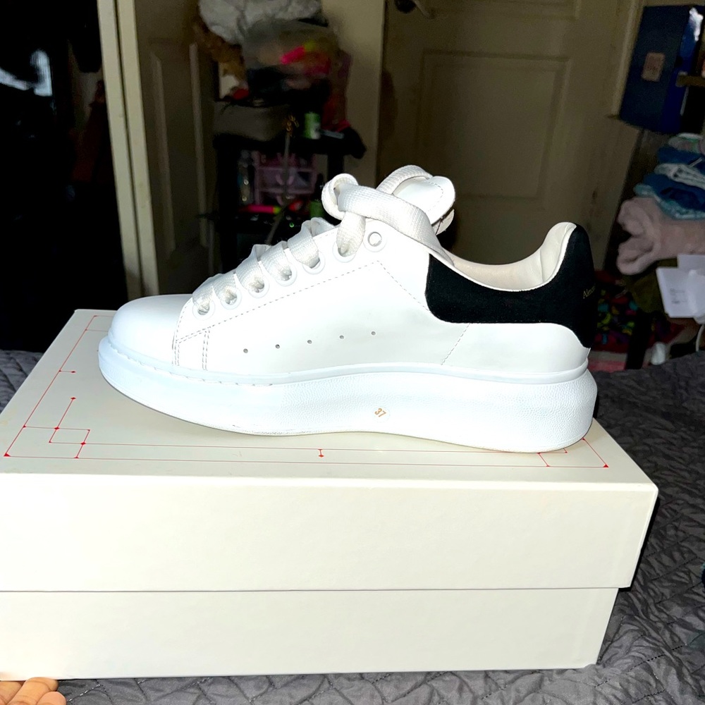 Alexander McQueen Oversizes Sneakers